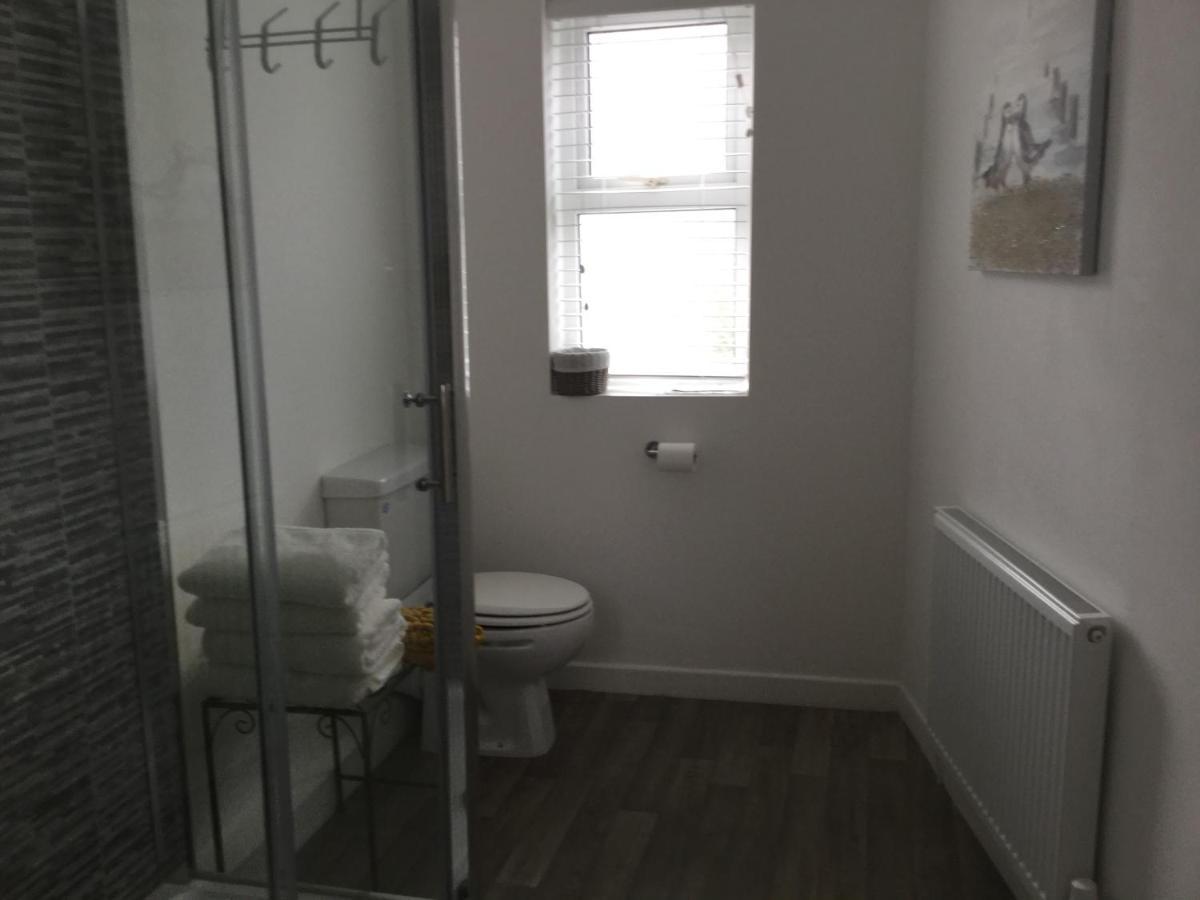 Open plan townhouse Appartement Caernarfon Buitenkant foto